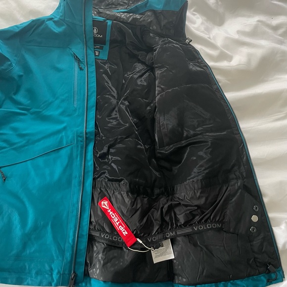 Winter jacket, perfect for skiing/snowboarding, never worn, receive it last week - Picture 4 of 8